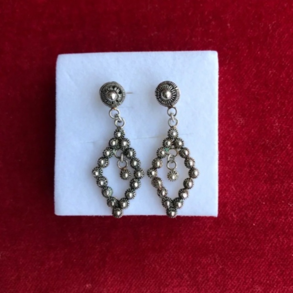 Blue Ruby- Sterling Silver Floral Drop Earrings.NWOT.